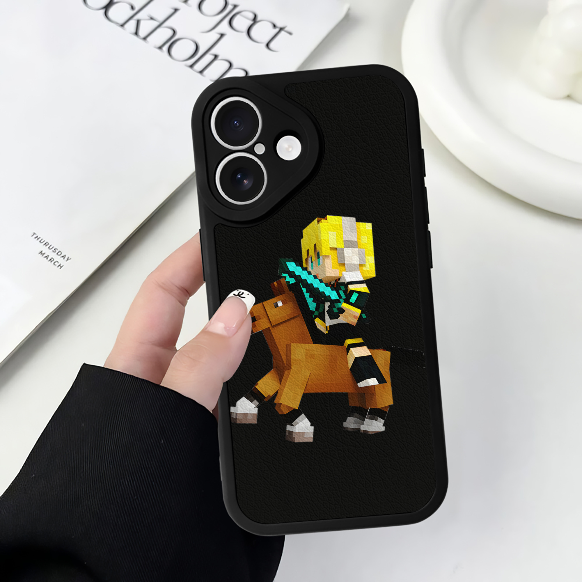 （画像用） マインクラフト ブロックの世界 Minecraft MC Block world 【iPhone 16シリーズ対応】シリコンスマホケース（レザー調） 材質：シリコン